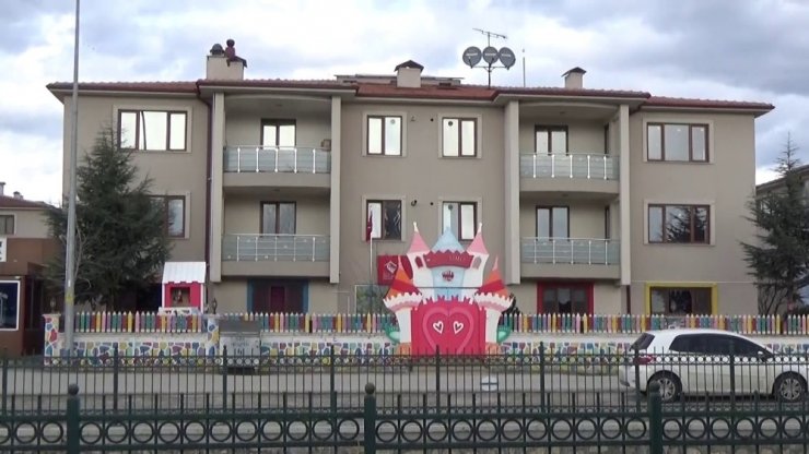 Kreşte yaşanan 2 yaşındaki çocuğa darp iddialarıyla ilgili olarak kreş kurucusu konuştu