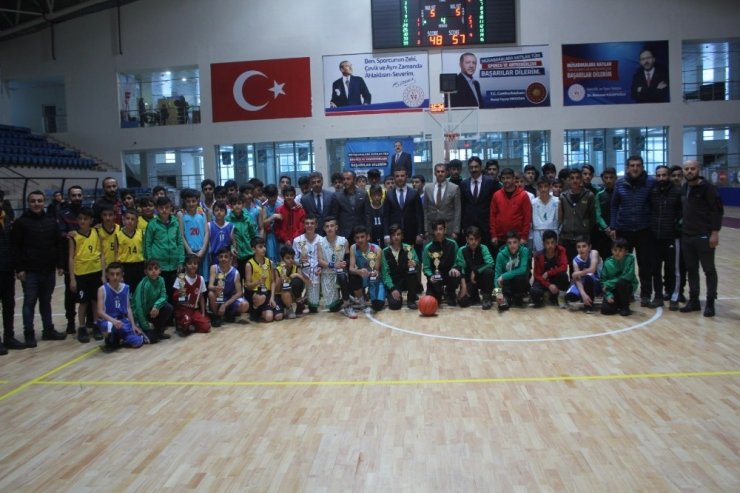 Hakkari’de ‘Kulüplerarası Basketbol Ligi’ maçları sona erdi