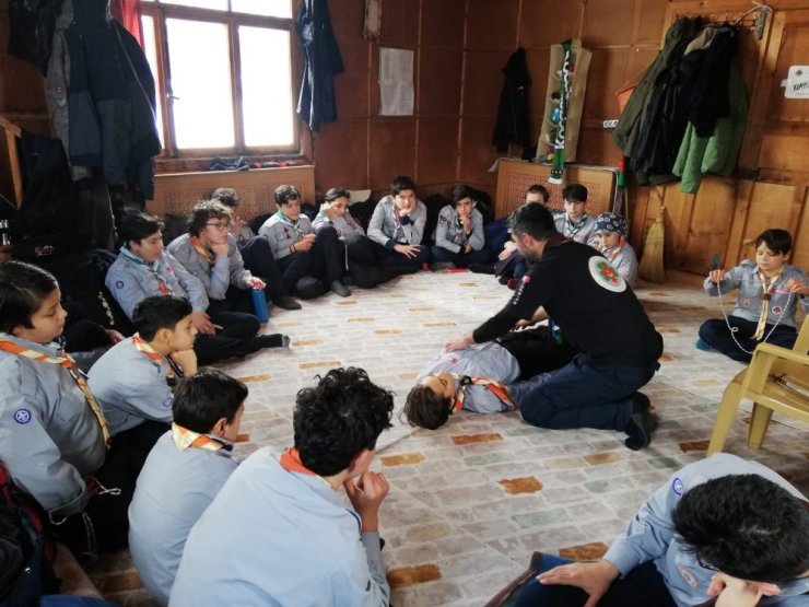 İzmit Belediyesporlu izciler kış milli kampını tamamladı