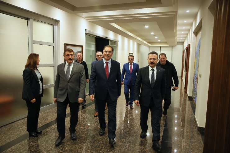 Kamu Başdenetçisi Şeref Malkoç: "Hak arama kültürünün yaygınlaşması için çalışıyoruz"