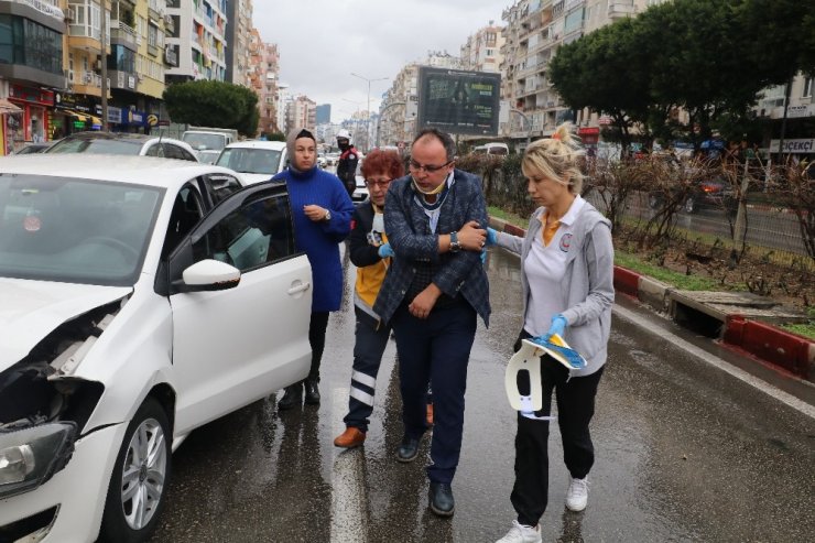 Antalya’da 3 araçlı zincirleme kaza: 1 yaralı