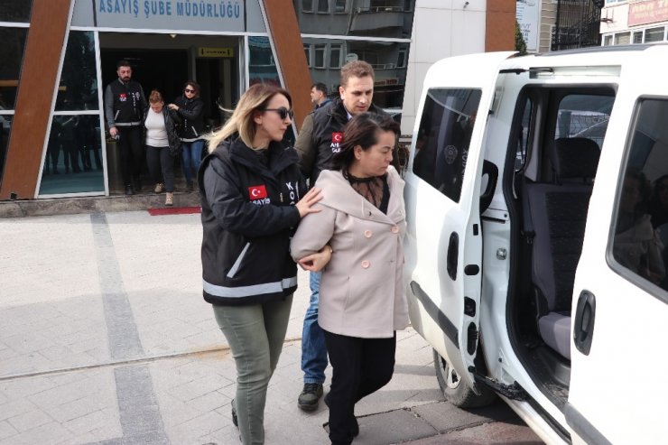 Kocaeli’de fuhuş operasyonu: 2 gözaltı