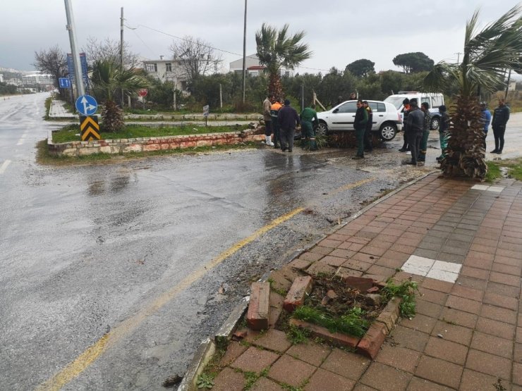 Kuşadası’nda trafik kazası; 1 yaralı