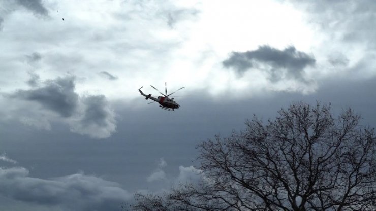 Kızını kurtarmak için ırmağa atlayan baba, helikopter destekli aranıyor