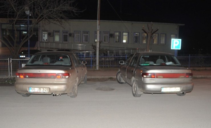 Arabalar karıştı: İlginç olay polisleri bile şaşkına çevirdi