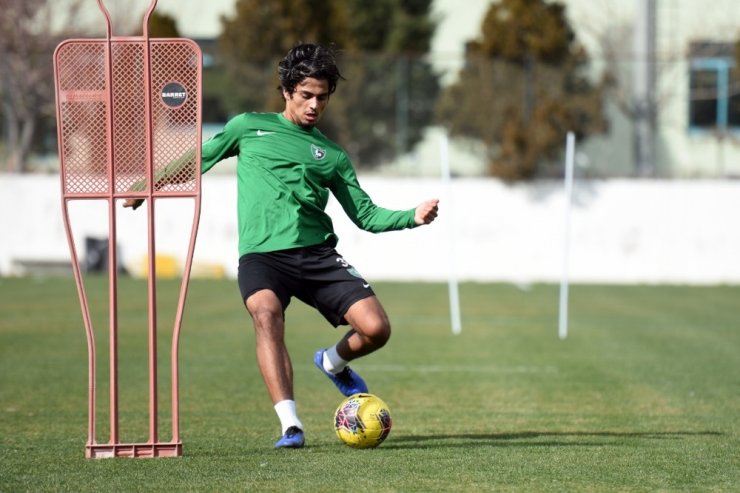 Denizlispor’da Hadi Sacko takımla çalışmalara başladı