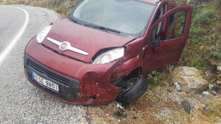 Takla atan araçtan burunları bile kanamadı