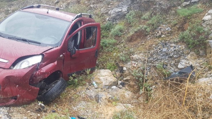 Takla atan araçtan burunları bile kanamadı