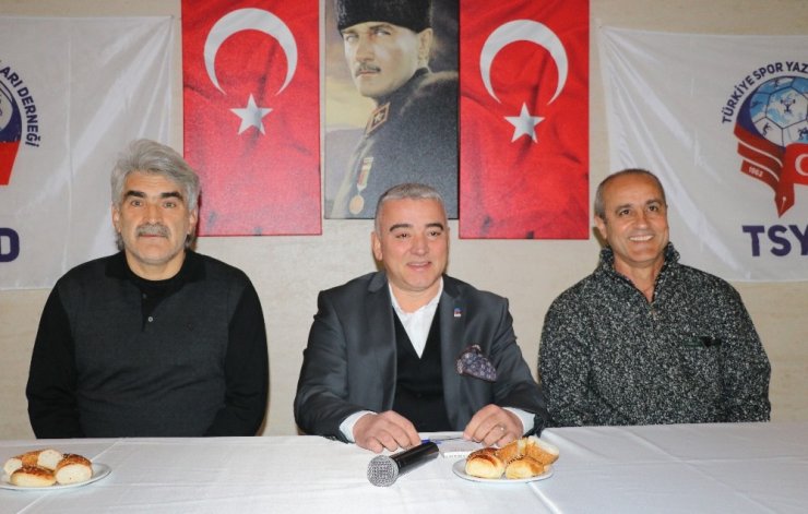 Adana derbisi öncesi teknik direktörlerden "dostluk" mesajı