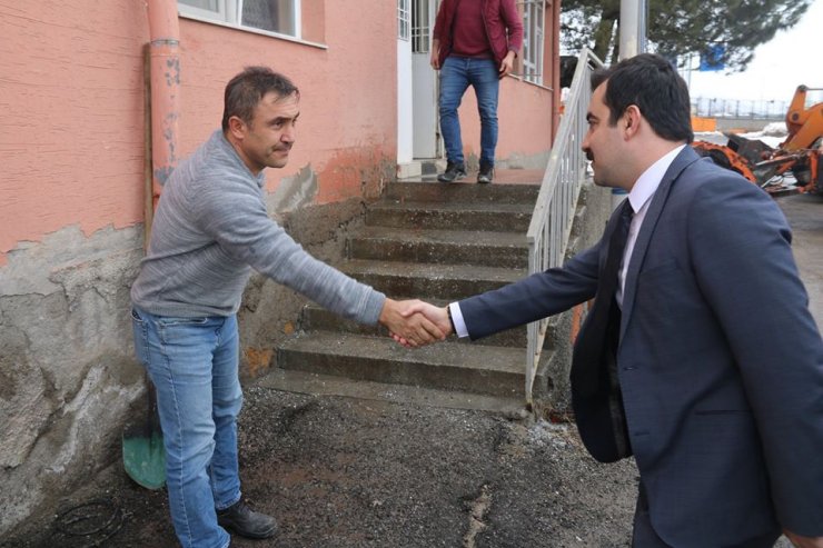 Ulaş Kaymakamı Akköz'den karayolları personeline ziyaret