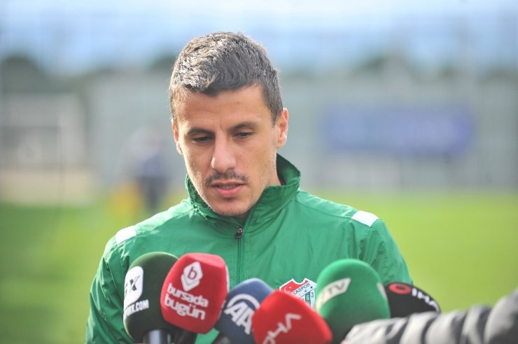 Özer Hurmacı: "Eskişehirli oyuncular bize belki de bundan sonraki süreçte yardımcı olacak tokat attılar"