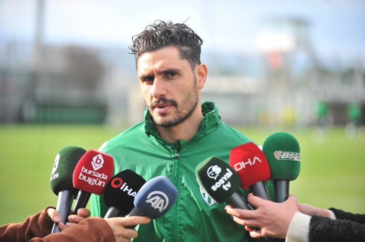 Özer Hurmacı: "Eskişehirli oyuncular bize belki de bundan sonraki süreçte yardımcı olacak tokat attılar"