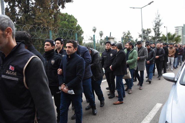 GÜNCELLEME - Adana merkezli ihaleye fesat karıştırma operasyonunda yakalanan şüphelilerden 15'i tutuklandı