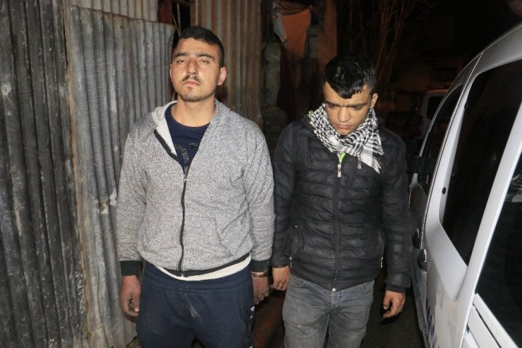 Kendi aralarında kavga eden yabancı uyruklu hırsızlar polise yakalandı