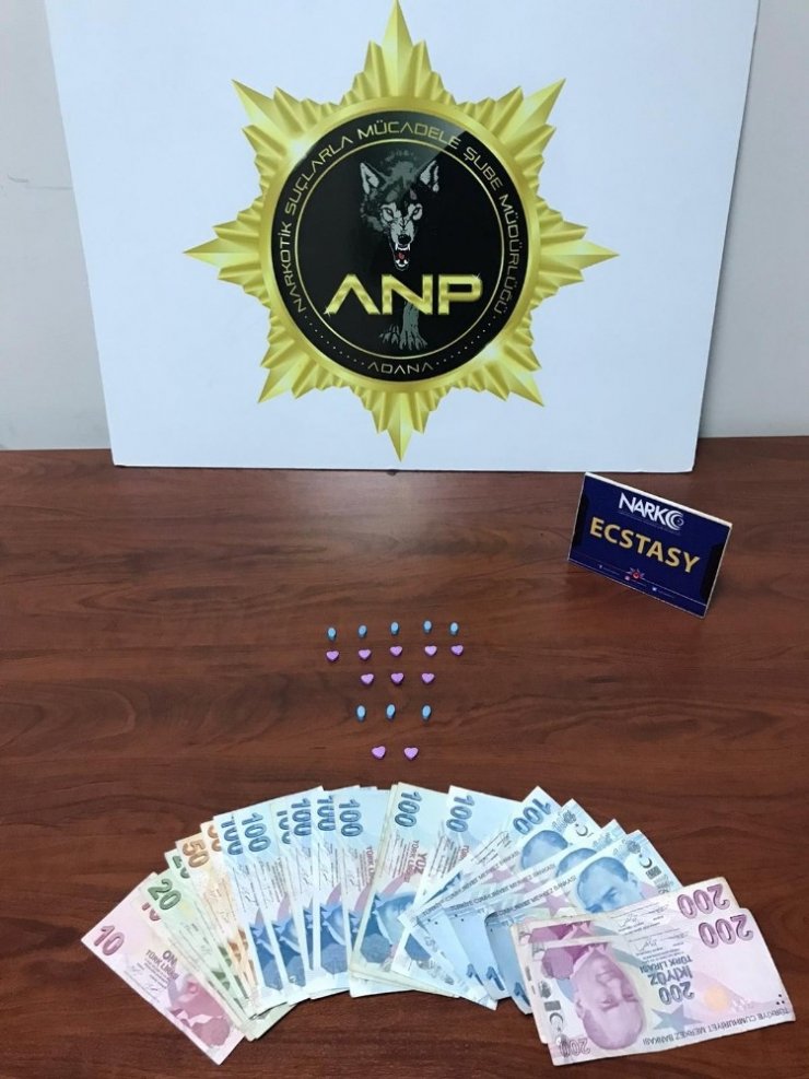 Evinde uyuşturucu çıkan genç kız gözyaşlarına boğuldu
