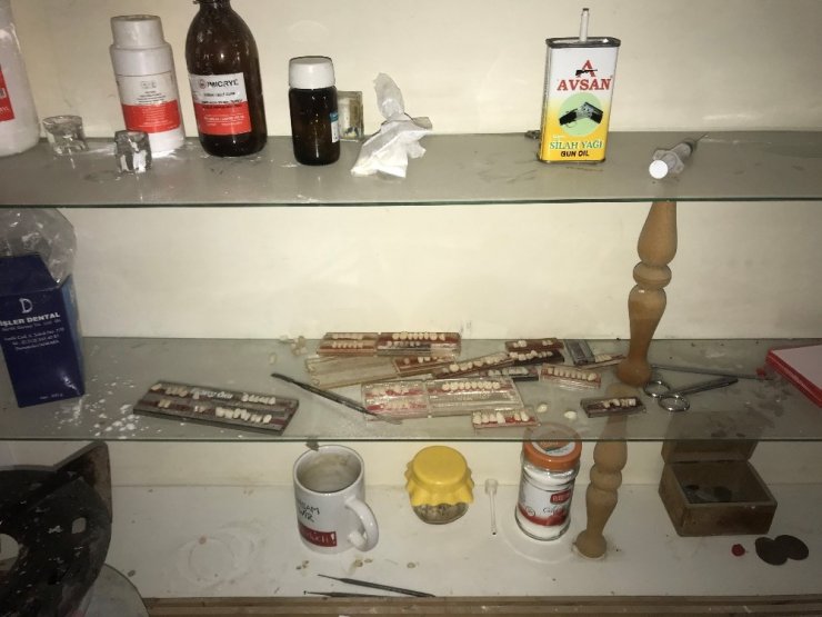 Adana’da ilkokul mezunu sahte dişçi operasyonu
