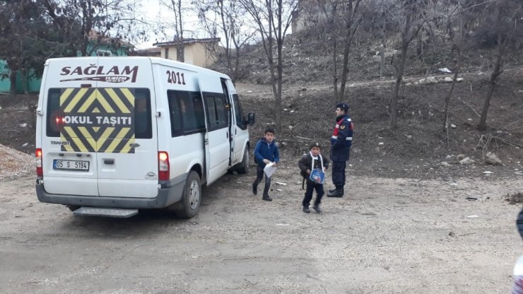 Servis araçlarına denetim, şoförlere seminer
