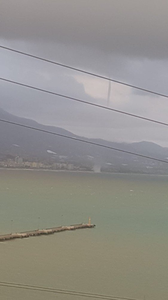 Alanya’da hortum paniği