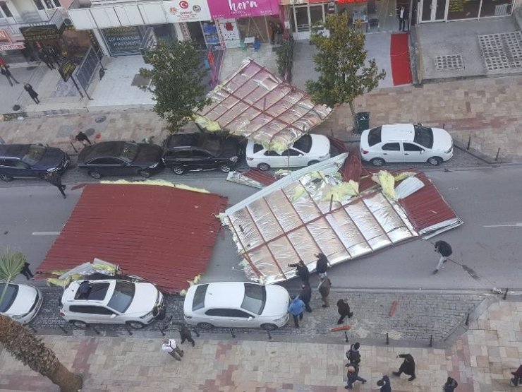 Denizli’de dün etkili olan fırtınanın bilançosu ortaya çıkmaya başladı