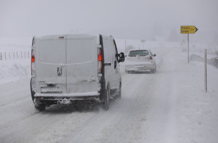 Fırtına ve kar yağışı Bosna Hersek'te hayatı olumsuz etkiliyor