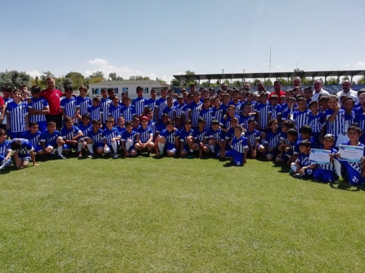 Sincan Belediyespor Kulübü futbol ve güreşteki başarılarıyla göz dolduruyor