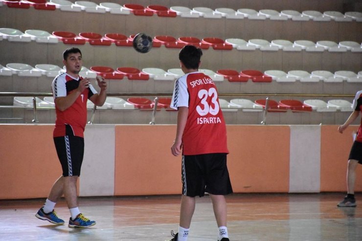 Isparta Spor Lisesi’nde Hentbolde çifte şampiyonluk