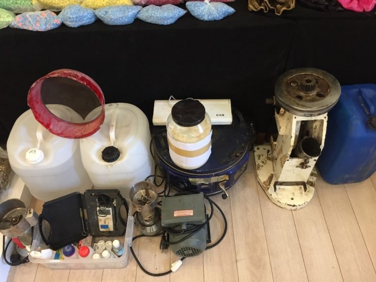 İstanbul Emniyet Müdürlüğünden zehir tacirlerine darbe: 25 kişi tutuklandı