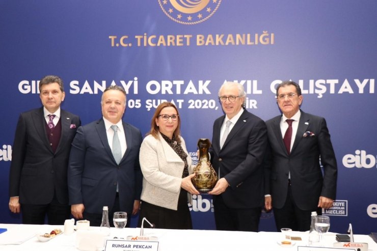 Ticaret Bakanı Pekcan’dan gıda ihracatçılarına açık çek