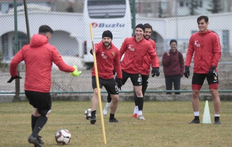 Mustafa Özer: “Eskişehirspor’un geleceğini kurtaracak bir jenerasyon yakaladık”