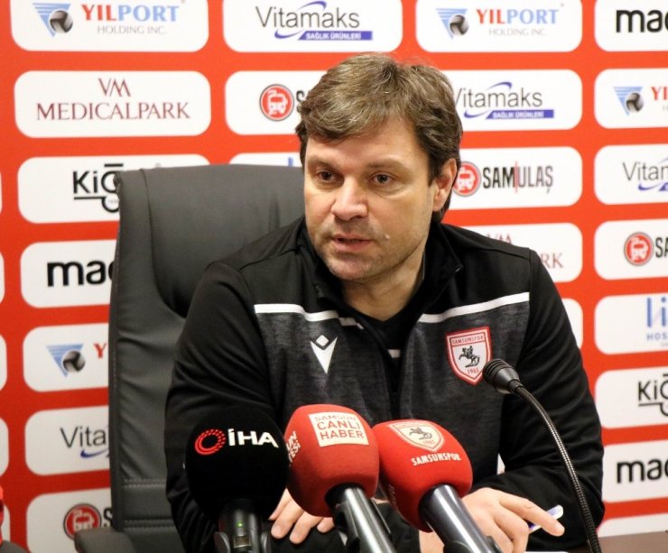 Ertuğrul Sağlam: “Zeminler iyi futbola müsaade etmiyor”