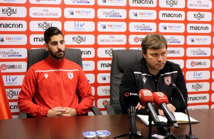 Ertuğrul Sağlam: “Zeminler iyi futbola müsaade etmiyor”