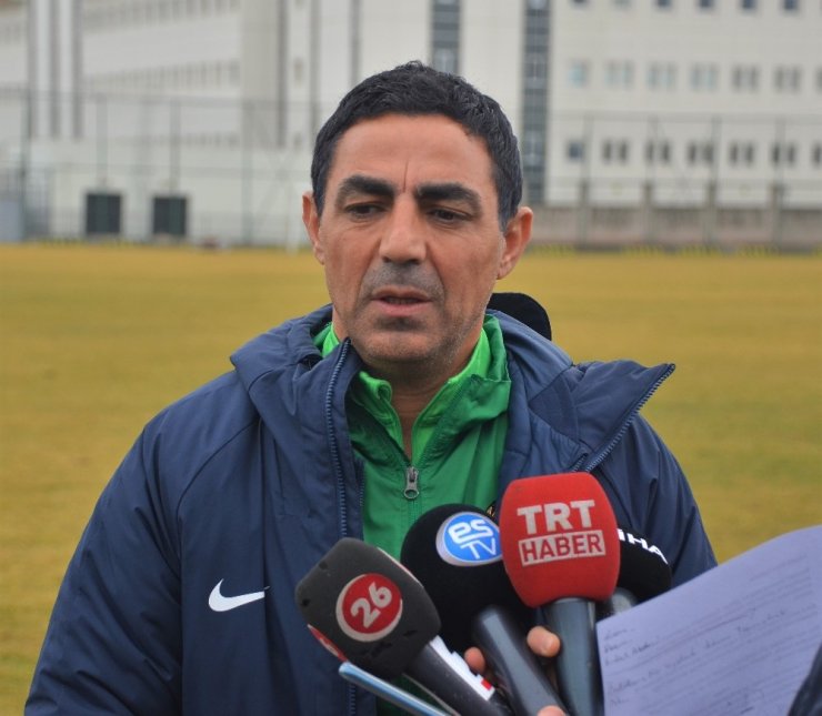 Mustafa Özer: “Eskişehirspor’un geleceğini kurtaracak bir jenerasyon yakaladık”