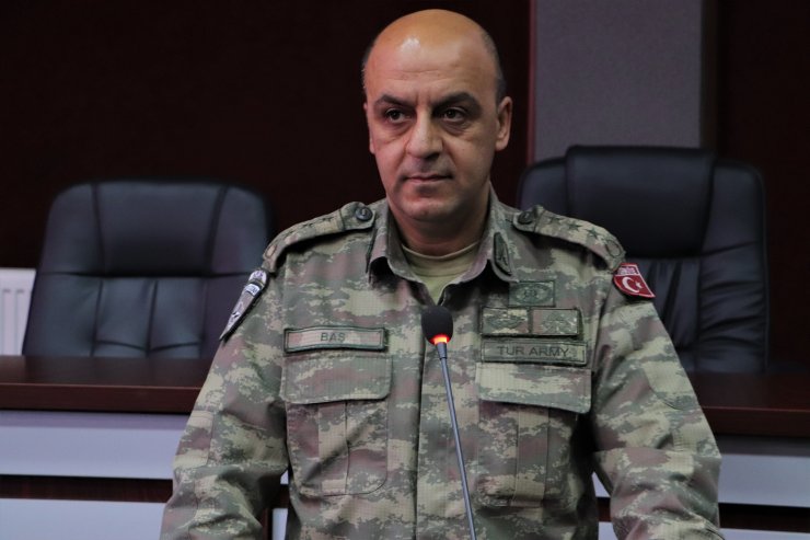 Türk askerinden Kosova'daki üniversitenin bilgisayar dersanesine donanım desteği