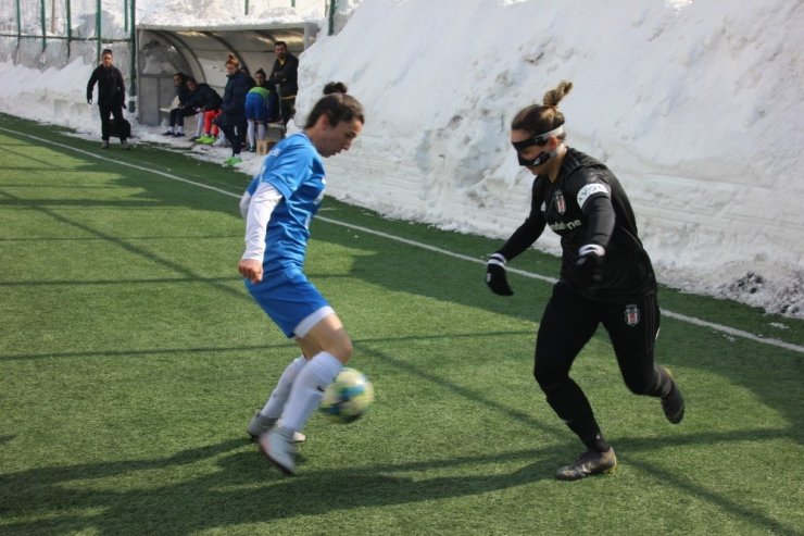 Hakkari ekibi Beşiktaş’a 4-1 yenildi