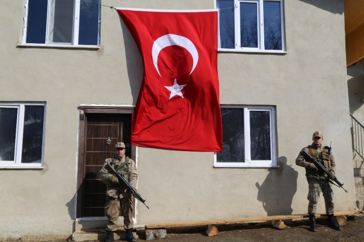 Artvinli çığ şehidinin baba ocağında yas