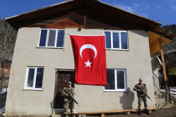 Artvinli çığ şehidinin baba ocağında yas