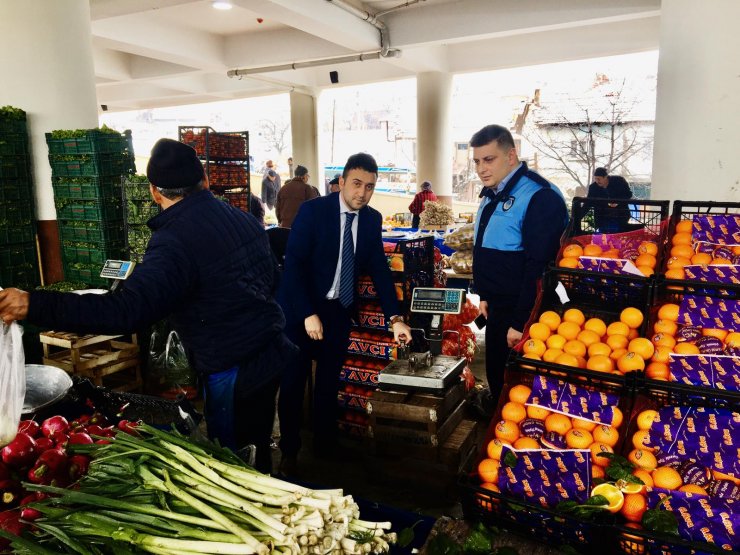 Zabıtadan esnafa ölçü ve tartı aleti uyarısı