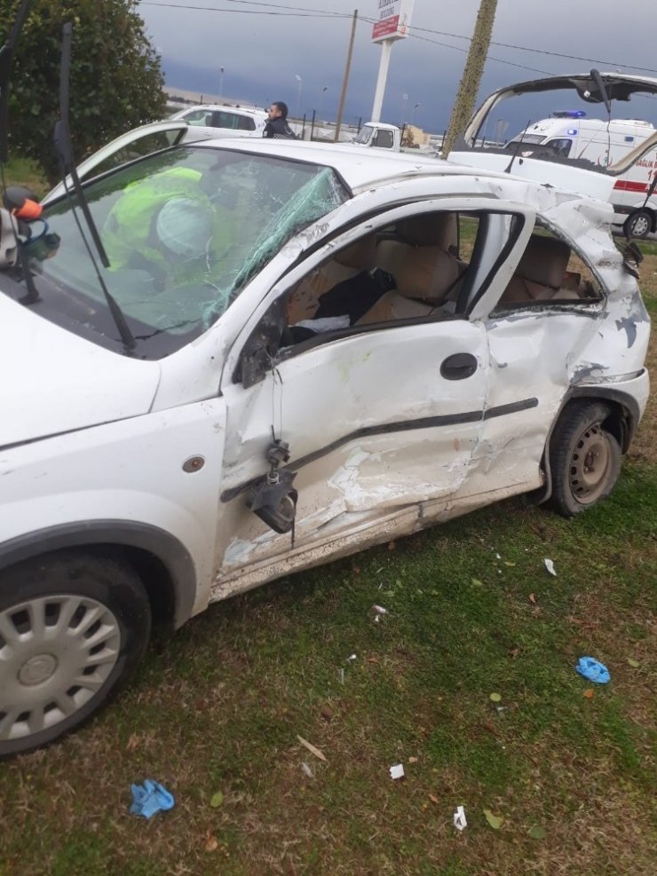 Otomobil ile otobüs çarpıştı, bir kişi ağır yaralandı