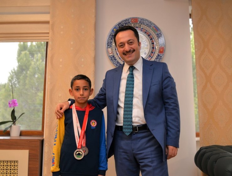 Küçük Şahin, Bilecik’i Türkiye Şampiyonası’nda temsil edecek