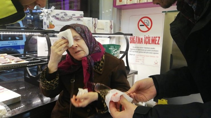 Ters yönde ilerleyen elektrikli bisiklet yaşlı kadına çarptı