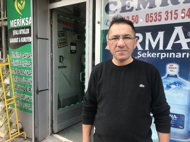 Elektrikli motosikletin çalınma anı güvenlik kamerasında