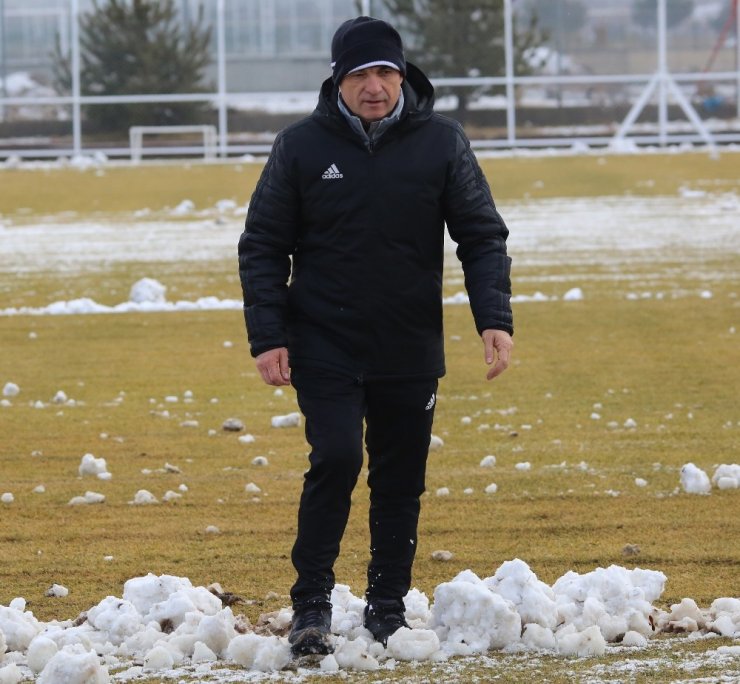 Çalımbay: “Başakşehir maçının hazırlıklarını yapamıyoruz”
