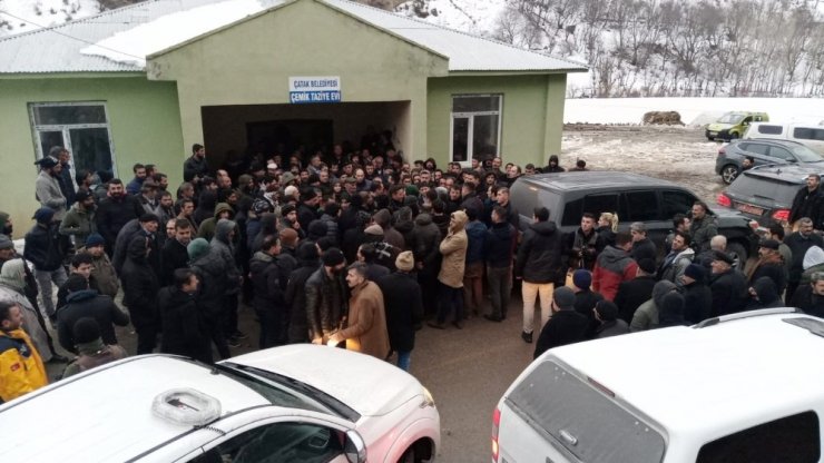 Çığ faciasında en çok şehit veren mahalleye ziyaret