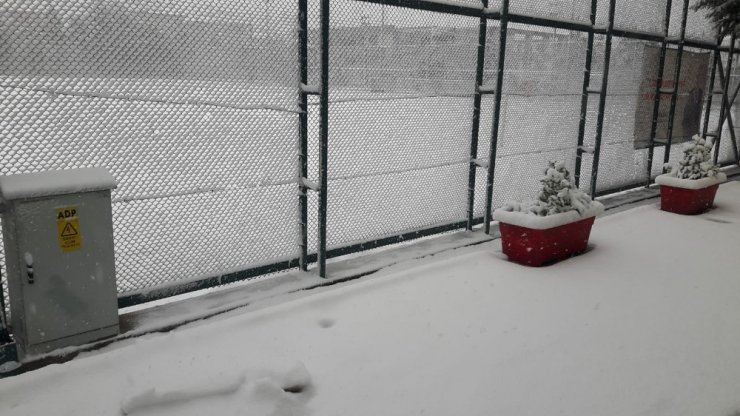 Isparta’daki amatör maçlara kar engeli