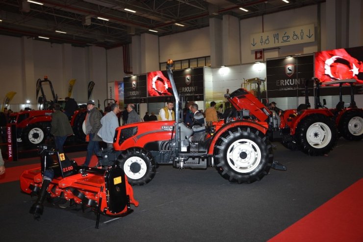 Erkunt Traktör Egeli çiftçilerin ilgisini gördü