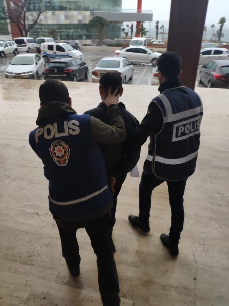 İzmir’de 9 evi soyan hırsız yakalandı
