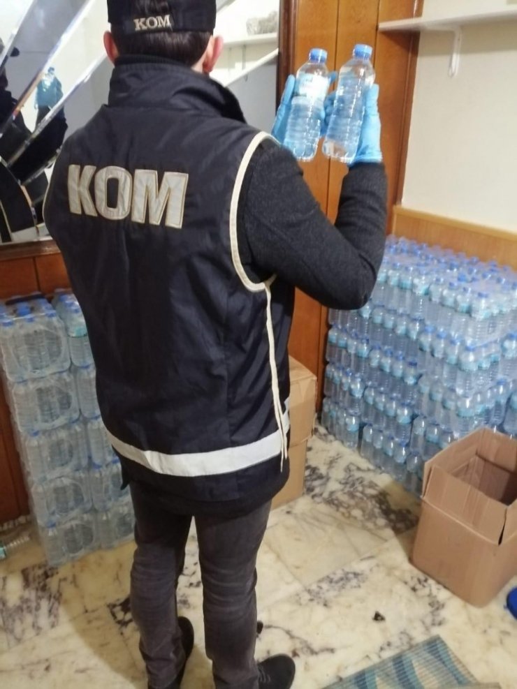 İzmir’de sahte içki imalathanesine baskın