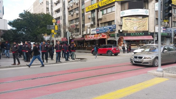 Diyarbakır’dan sonra evlat nöbetini İzmir’de sürdürüyor