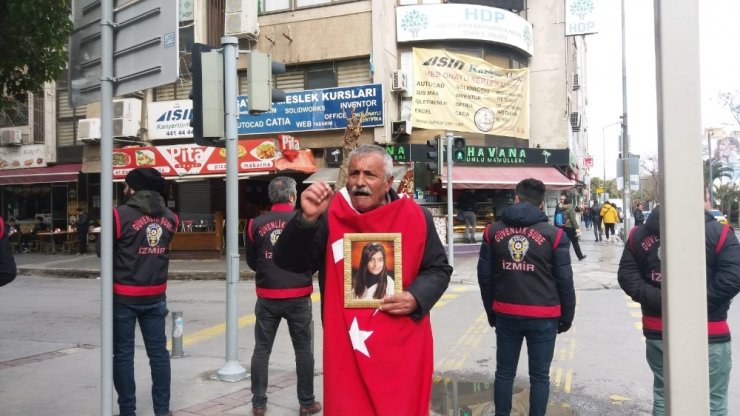 Diyarbakır’dan sonra evlat nöbetini İzmir’de sürdürüyor