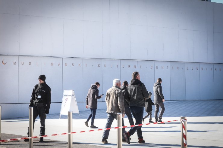 Ljubljana'nın ilk camisinde ilk cuma namazı kılındı